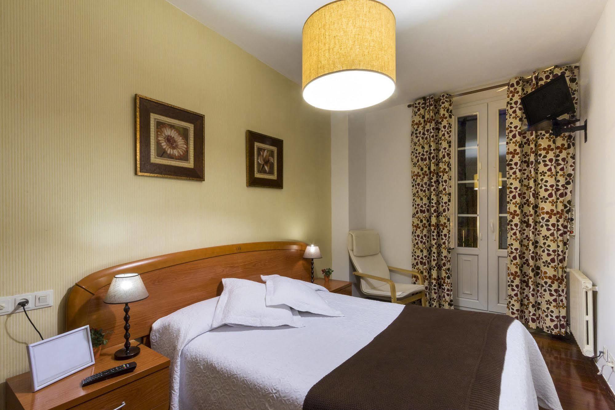 Hostal La Carballinesa Сантьяго-де-Компостела Екстер'єр фото