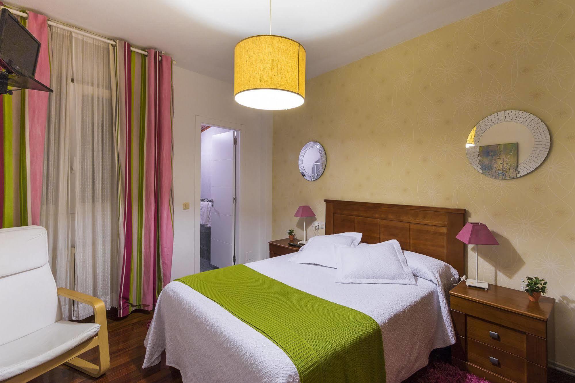 Hostal La Carballinesa Сантьяго-де-Компостела Екстер'єр фото
