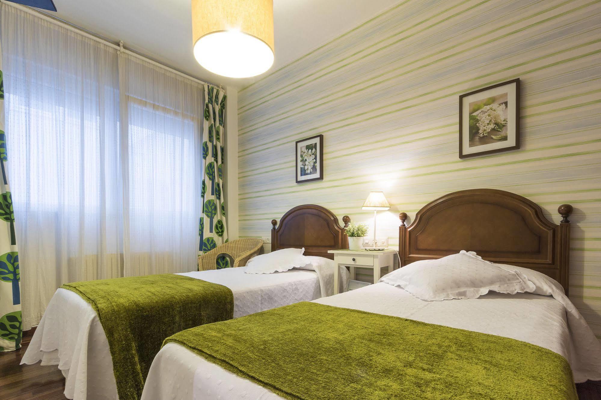 Hostal La Carballinesa Сантьяго-де-Компостела Екстер'єр фото