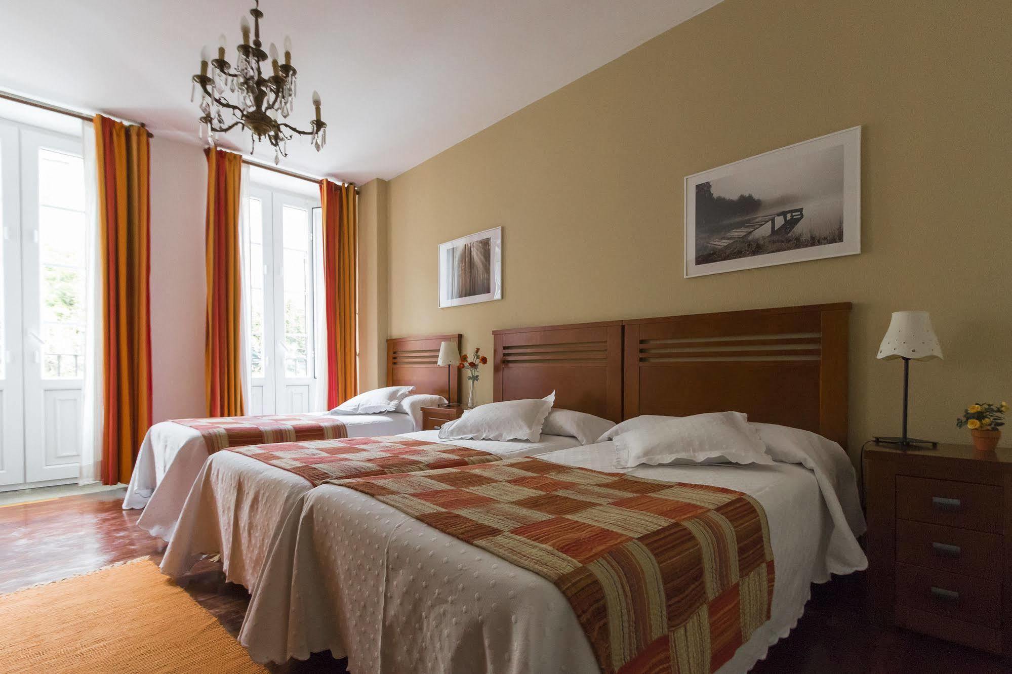 Hostal La Carballinesa Сантьяго-де-Компостела Екстер'єр фото